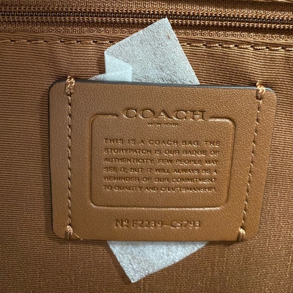 New💃Coach Dempsey Tote 40 Signature Jacquard With Stripe And Coach Patch - Picture 9 of 12